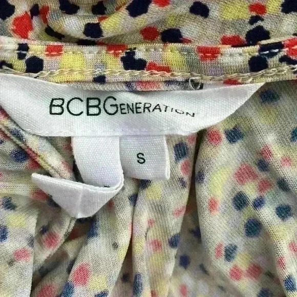 BCBGeneration Flowy Top with Plunging V Back - Picture 4 of 5